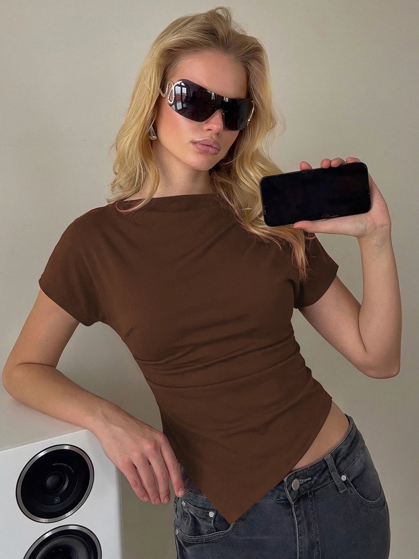 Hugcitar Fashion Solid Short Sleeve Ruched Sexy Irregular Crop T-Shirt Top Summer Women Clothes Streetwear Party Club Wholesale
